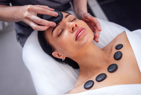 Sügavalt soojendav laavakivimassaaž koos kanepiõliga 60 min - 45€